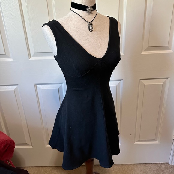 YES Clothing co | Bodycon skater mini dress | Size: small - Picture 3 of 8
